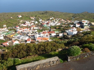 Linea subterranea de media tensin y centro de transformacin de 250 Kvas en El Pinar de El Hierro